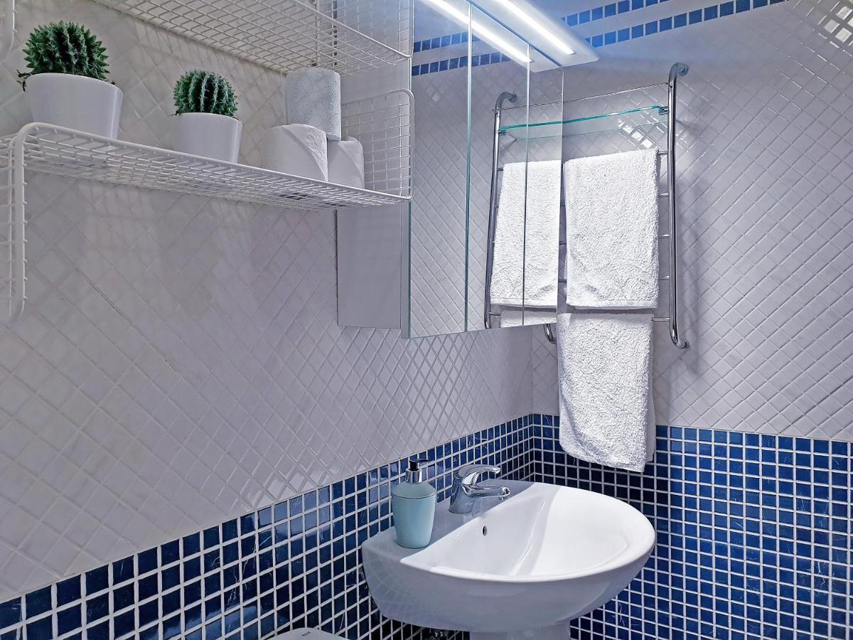 Atico Con Terraza Privada Apartment Seville Luaran gambar